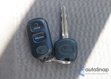 2005 Toyota Corolla Le z USA, uszkodzony, nr VIN 2T1BR32E45C402500